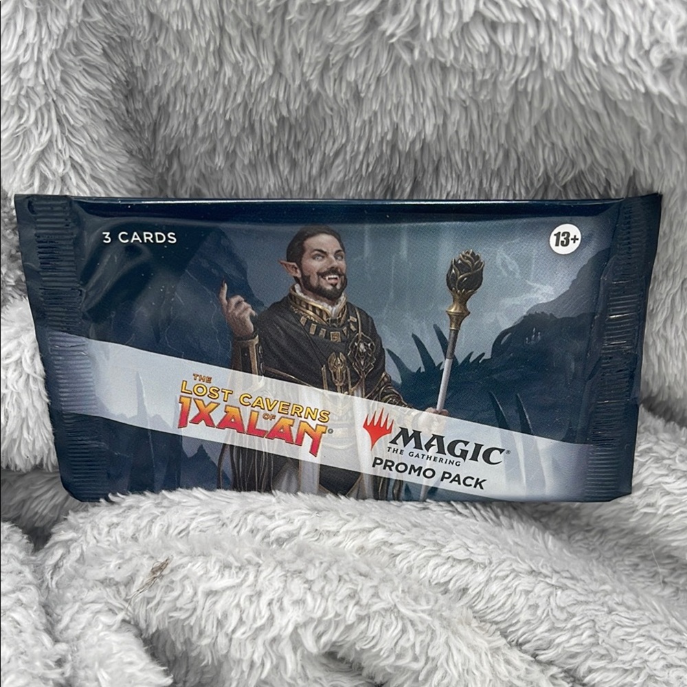 Magic Promo Pack Set with Dice - Picture 4 of 7
